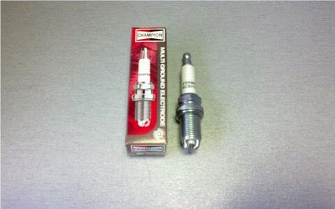 Champion RC8VTYC4 OE032