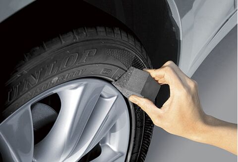 Kaja sunđer za aplikaciju voska na gumama